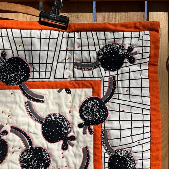 Handmade Quilt "Pomegranates Gone Wild" Black & Orange MCM White beads 36 x 31" - Picture 3 of 13